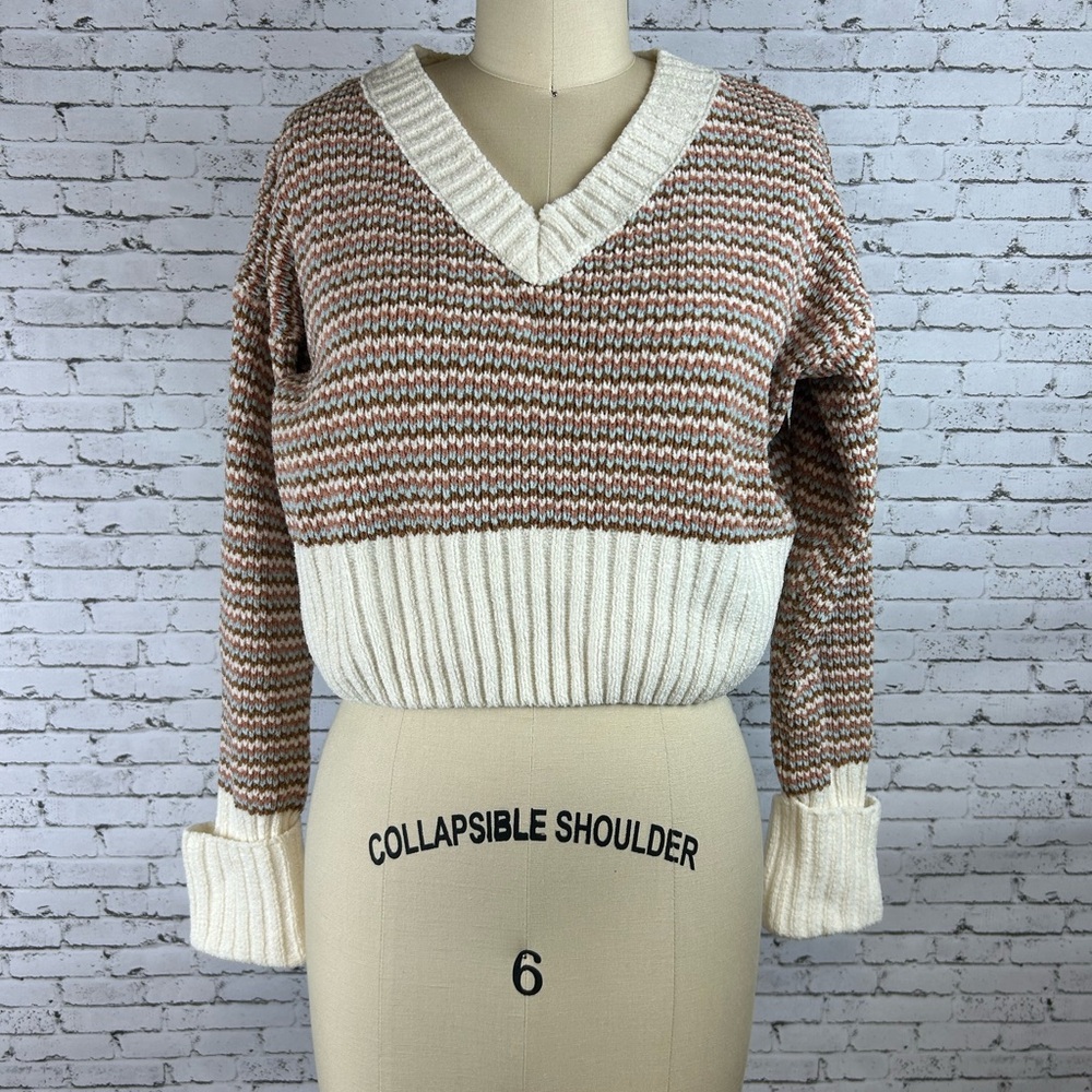 Pink Rose | cute vneck soft pink, blue, brown striped cropped sweater size S
